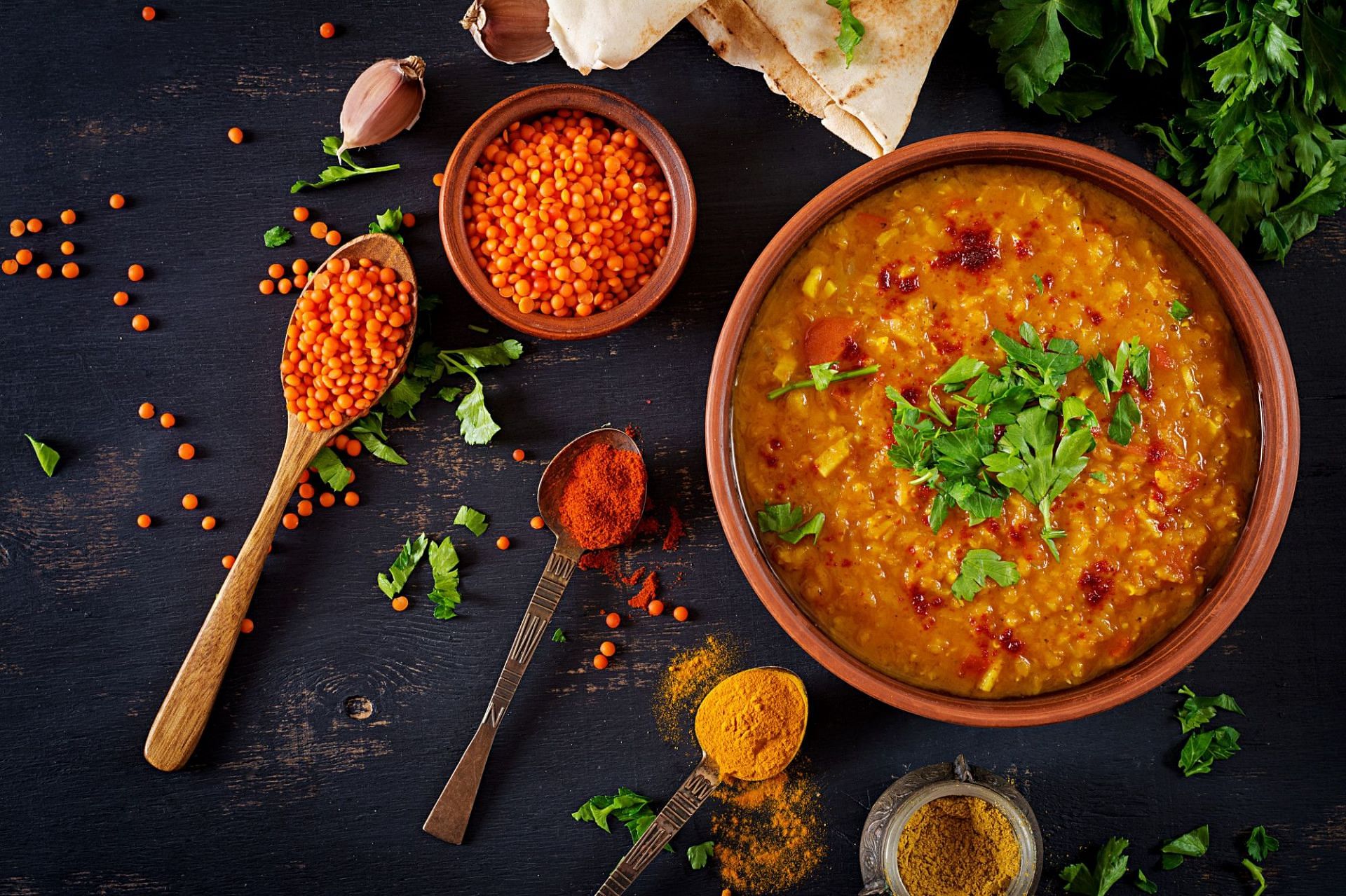 Healthy soups for weight loss (Image by timolina on Freepik)